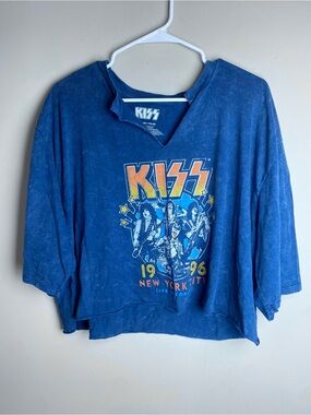 KISS Women's Blue Graphic Short Sleeve Tee